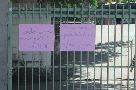 Escolas paralisadas