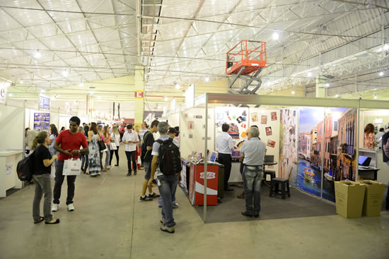 Fotolegenda - FEIRA DAS INDUSTRIAS