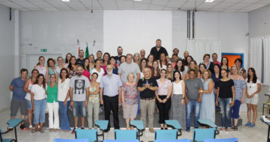 Palestra do Dr. Safi abre semana do planejamento do Colégio Almeida Júnior Palestra do Dr. Safi abre semana do planejamento do Colégio Almeida Júnior