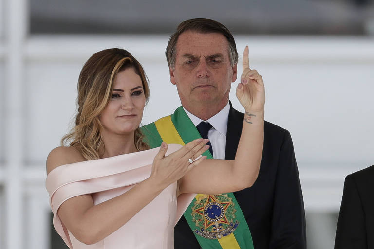 Michelle Bolsonaro Faz Discurso Em Libras No Parlatório Do Palácio Do