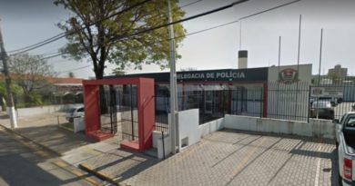 Após quase colidir contra viatura da GCM, motociclista é detido Após quase colidir contra viatura da GCM, motociclista é detido