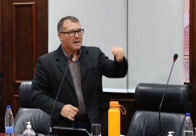 Novas representações contra Cova são protocoladas na Câmara